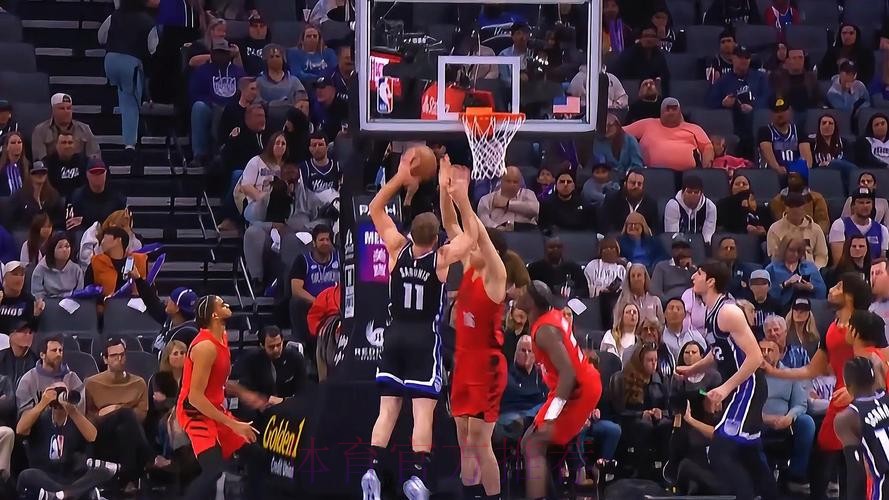 萨博尼斯隔扣杨瀚森领衔1月19日NBA十佳球 萨博尼斯隔扣杨瀚森领衔1月19日NBA十佳球
